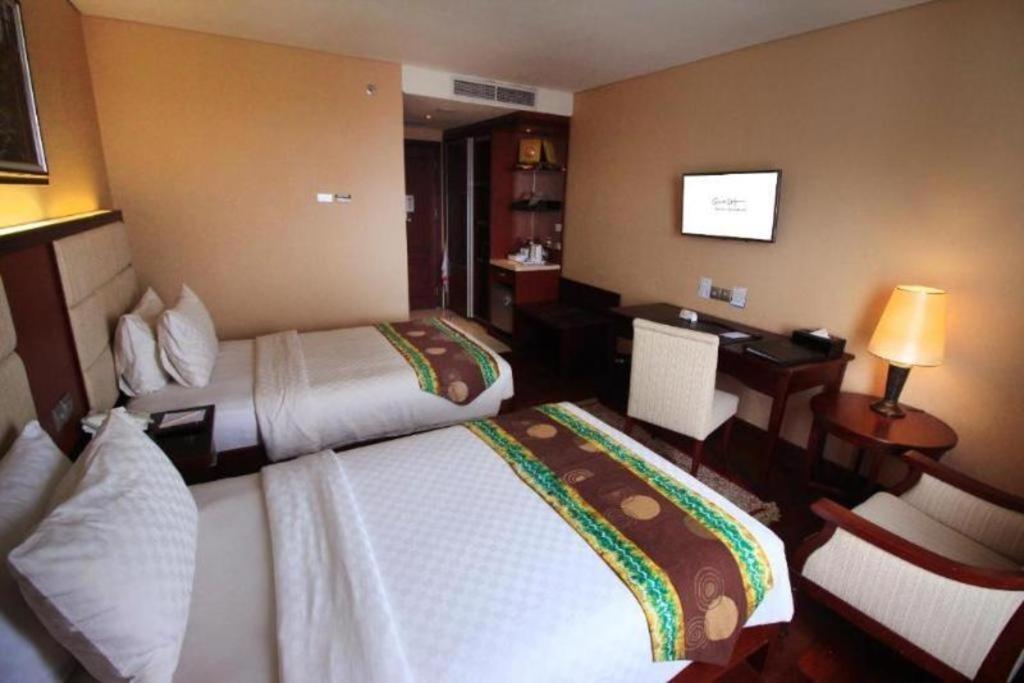 Hotel Grand Dafam Q || Dhm Syariah 4*
